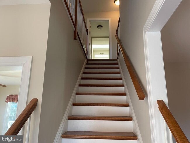Building Photo - 480 Braceland Dr