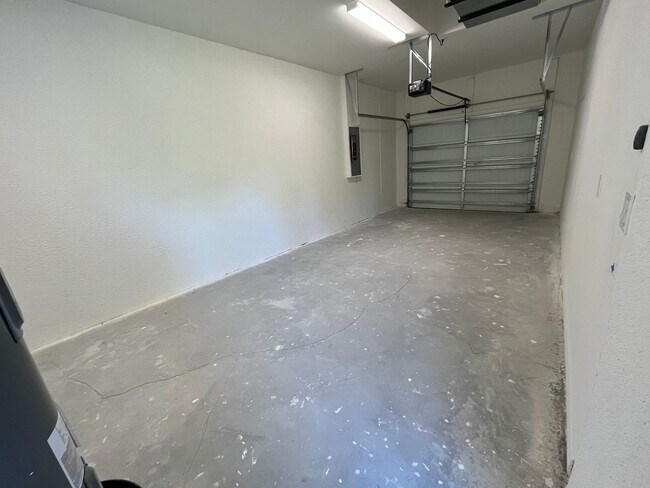 Building Photo - New-MOVE IN READY SW LEHIGH ACRES, 2 BED 2...