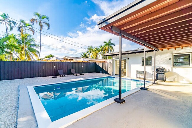 Building Photo - 6540 Park St