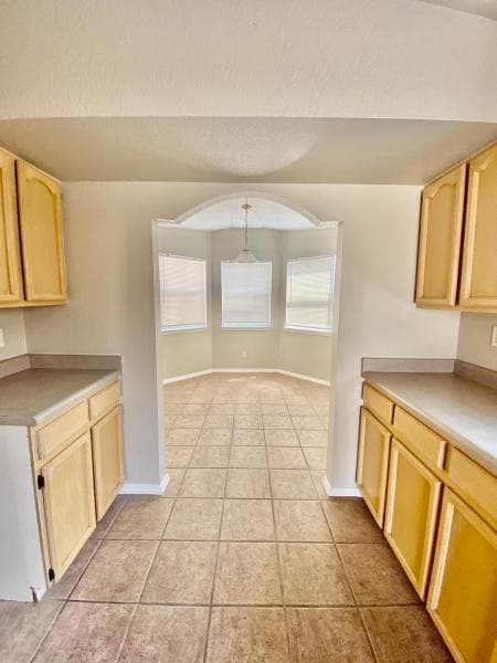 Building Photo - 2253 Tierra De Oro Way