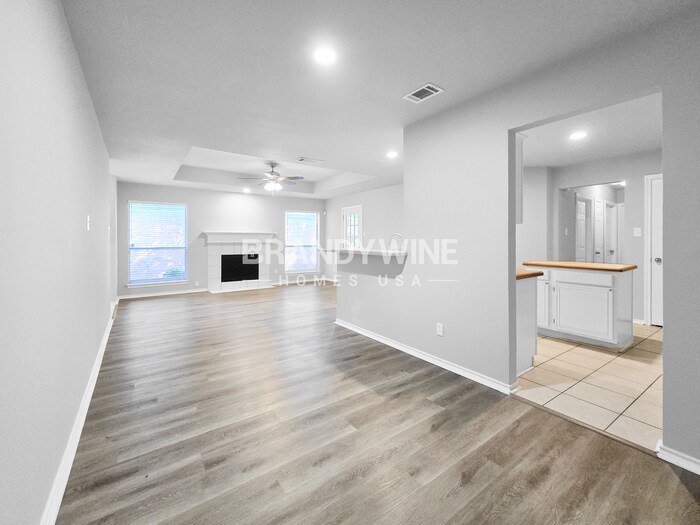 Building Photo - 214 Streamside Dr