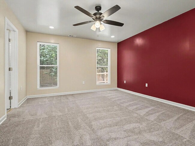 Building Photo - Lease OR Lease to Own