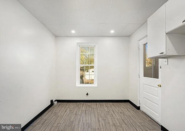 Building Photo - 851 South St