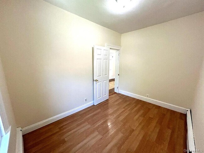 Building Photo - 9 Grand St