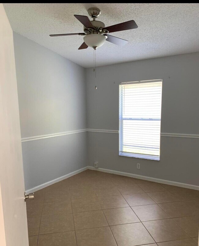 Building Photo - 1436 Waterway Cove Dr