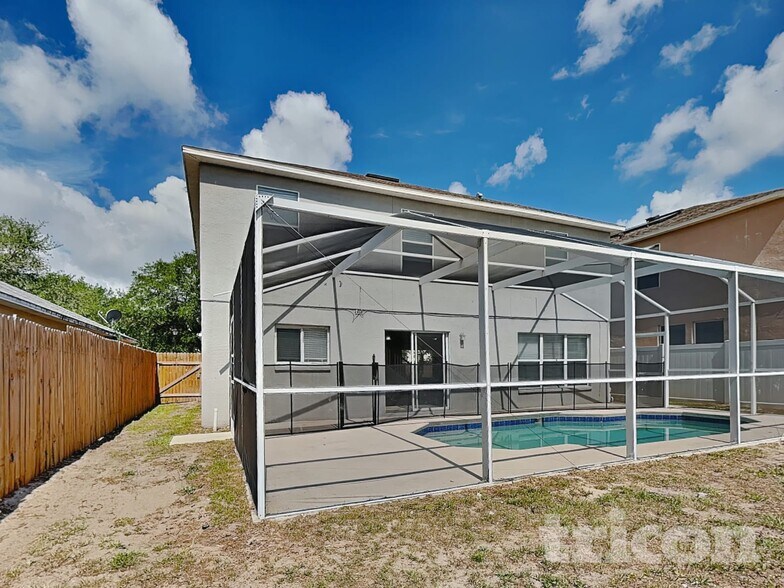 Building Photo - 10432 Boyette Creek Blvd