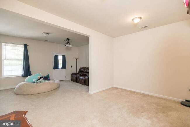 Building Photo - 155 Schramm Lp