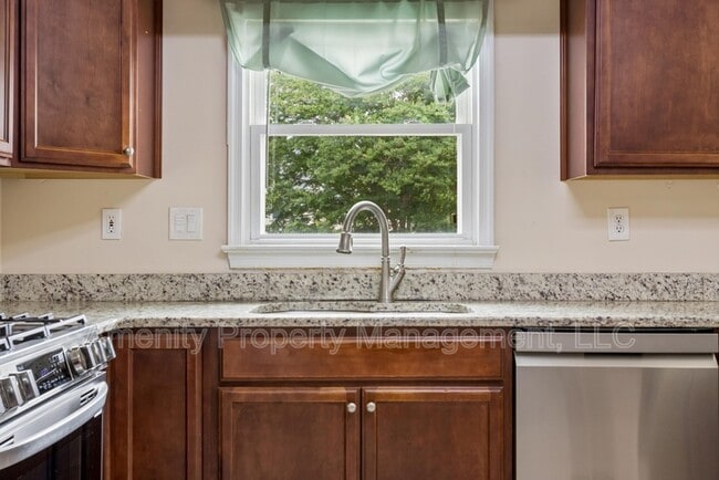 Building Photo - 1012 Austenwood Ct