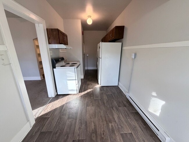 Building Photo - Cesar &amp; Beatrice Chaidez -305 21st St