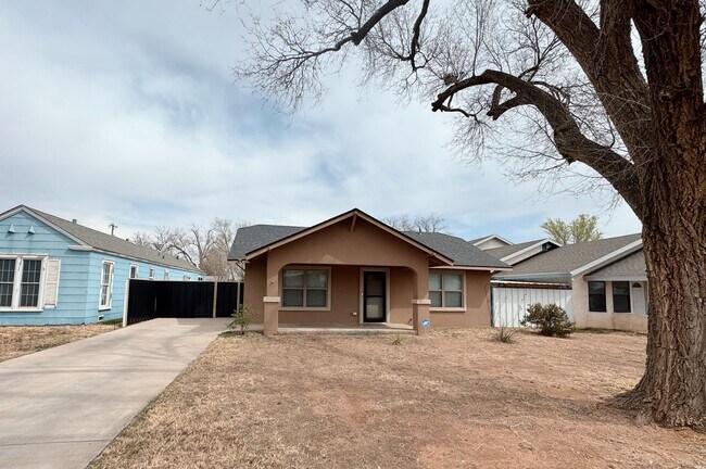 Building Photo - Modern meets classic!  3 bed 2 bath home for rent!