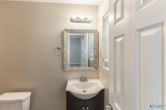 Building Photo - 3207 Delia Ln NW