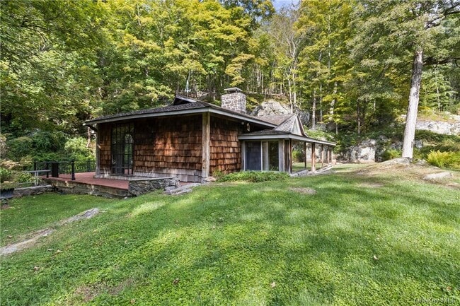 Building Photo - 176 Honey Hollow Rd