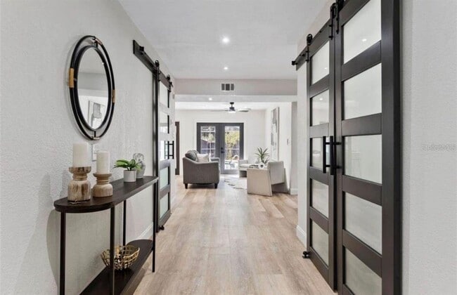 Building Photo - 4412 W Pearl Ave