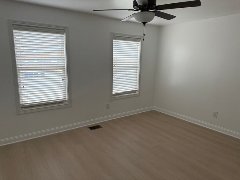 Building Photo - 1800 Beckett Dr