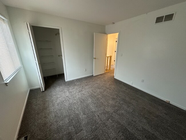 Building Photo - 31621 Couchez St