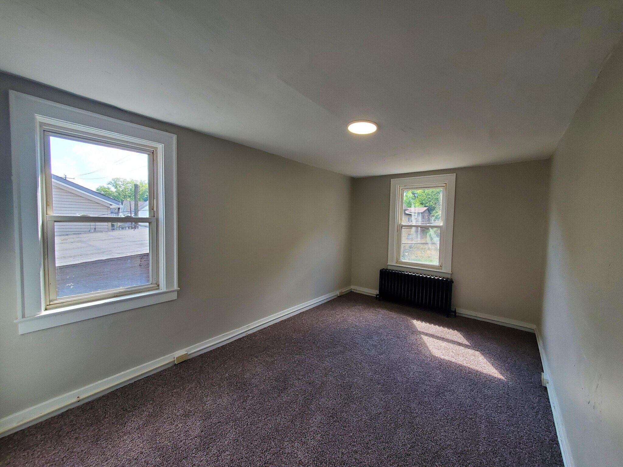 Building Photo - 552 Larimer Ave