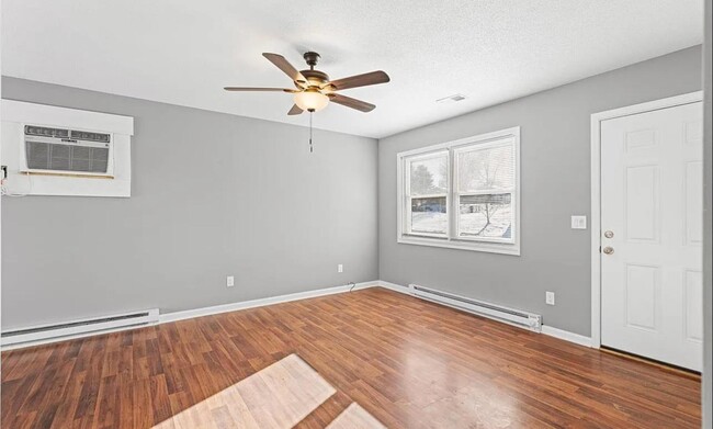 Primary Photo - 1045 Greenway Dr