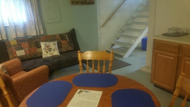 Building Photo - 186 White St