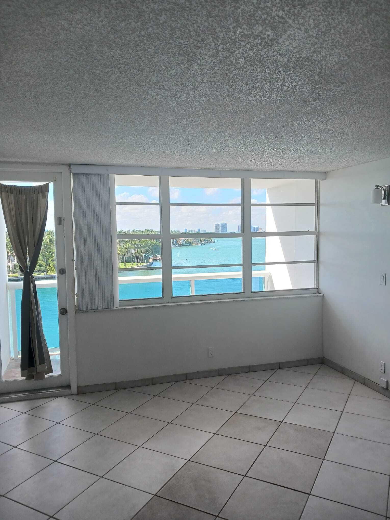 Living Room - 6770 Indian Creek Dr