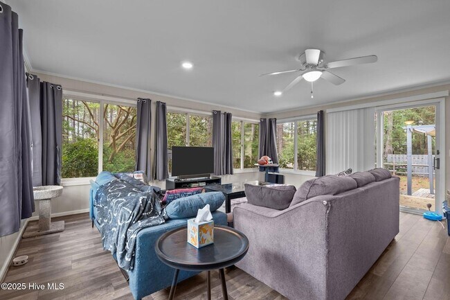 Building Photo - 185 Pine Ridge Dr