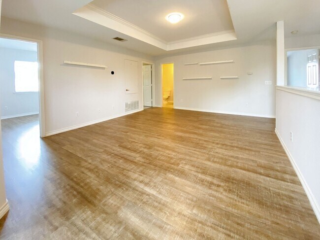 Building Photo - Spacious 4 Bed 3 Bath Rental with Modern Touches in Austin