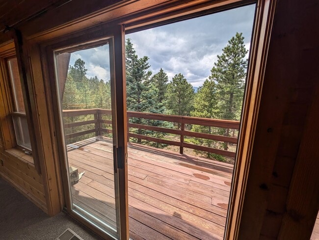 Building Photo - 3137 Ridge Rd