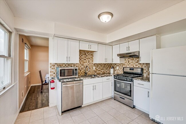 Building Photo - 40 Azalea Dr
