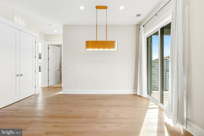 Building Photo - 23651 Havelock Walk Ter