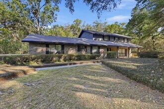 Building Photo - 4 Bedroom, 3 Bath House on 1 Acre in Fox Grove