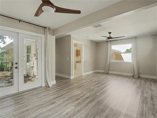 Building Photo - 125 Lake Roy Dr