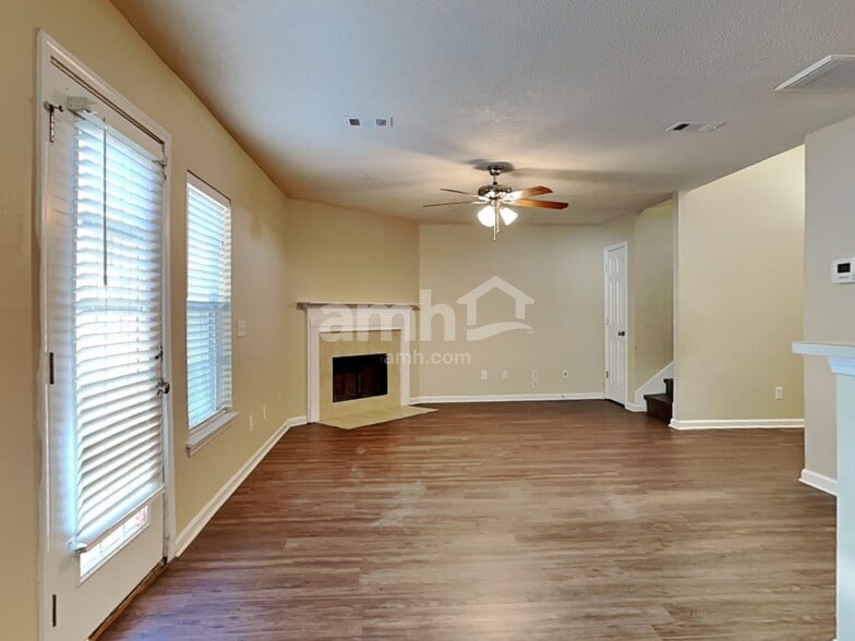 Building Photo - 112 Willow Lakes Ct