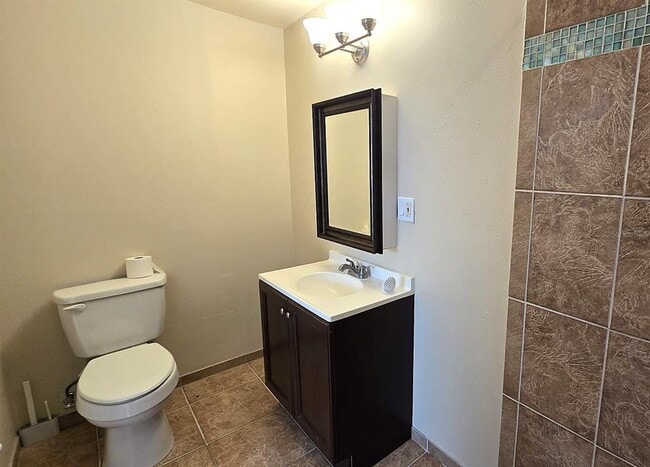 Building Photo - 5160 Glasgow Ave