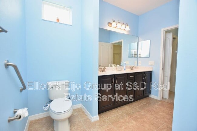 Building Photo - 5632 Aral Dr