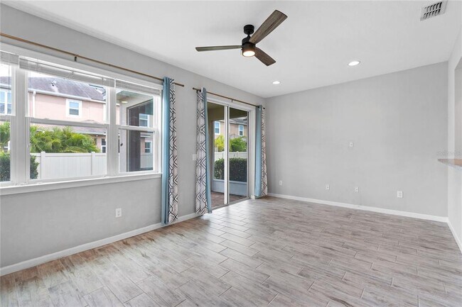 Building Photo - 5007 Sunnyside Ln