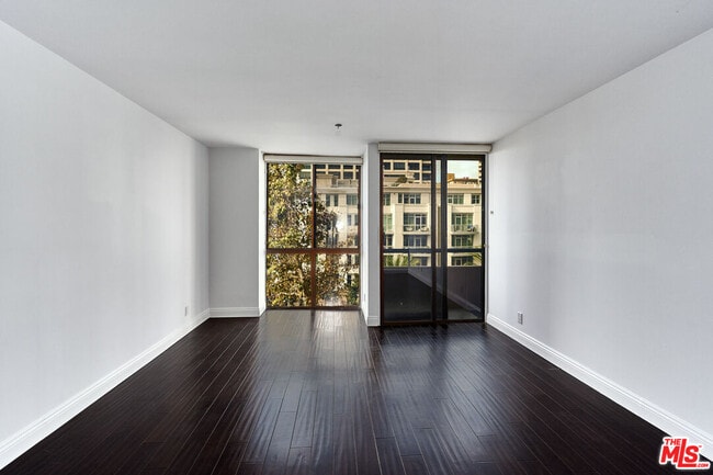 Building Photo - 10660 Wilshire Blvd