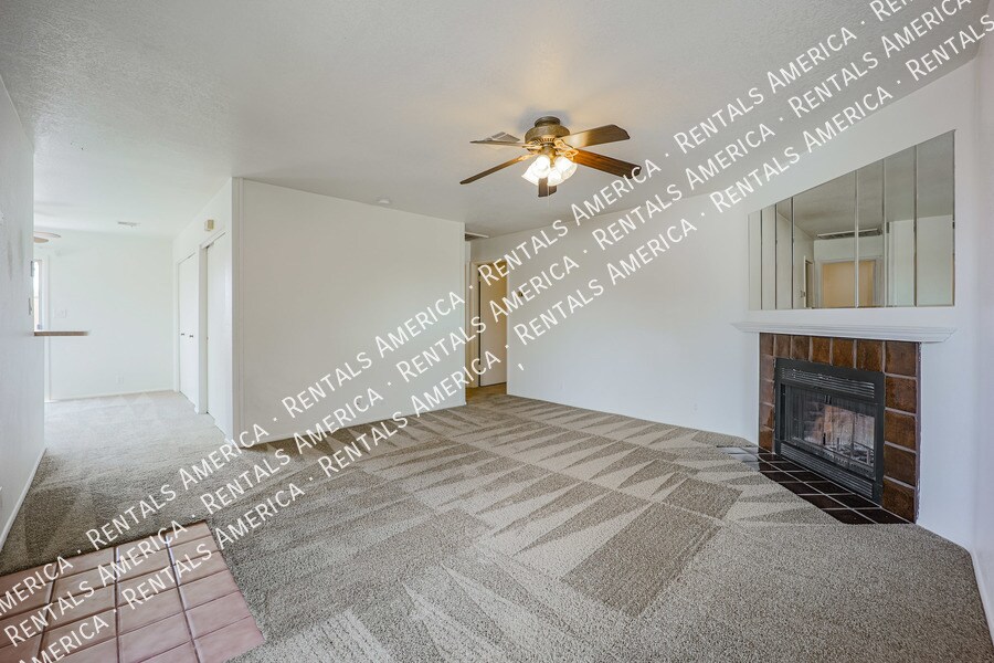 Building Photo - 317 W Hononegh Dr
