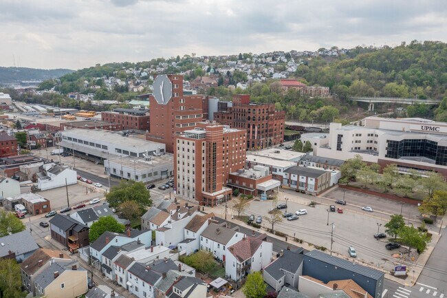 Building Photo - 2015 Jane St