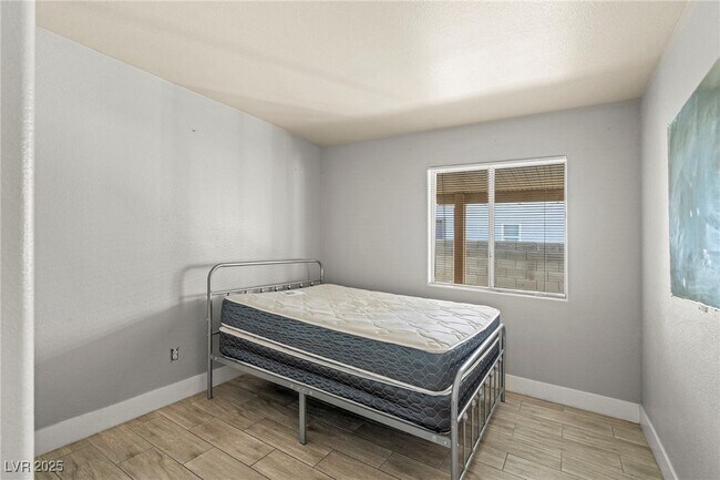 Building Photo - 5616 Royal Castle Ln
