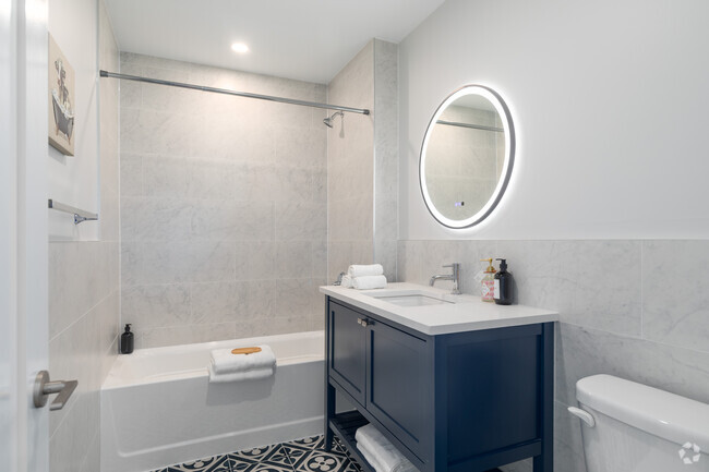 2BR, 2BA - 1,072SF - Second Bathroom - Belmont Apartments