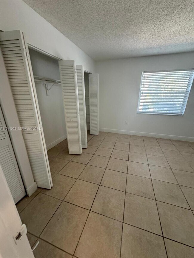 Building Photo - 2401 Van Buren St