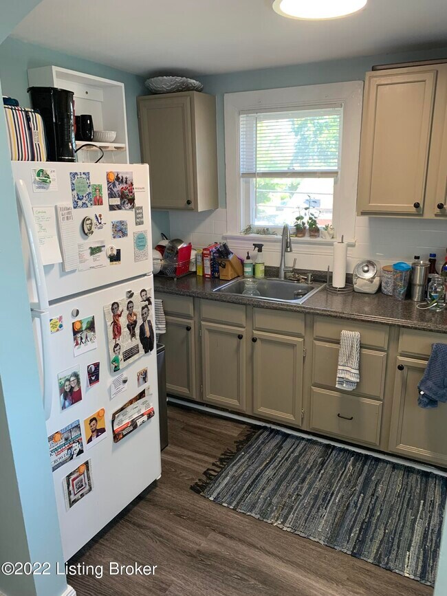 Building Photo - 501 Wallace Ave