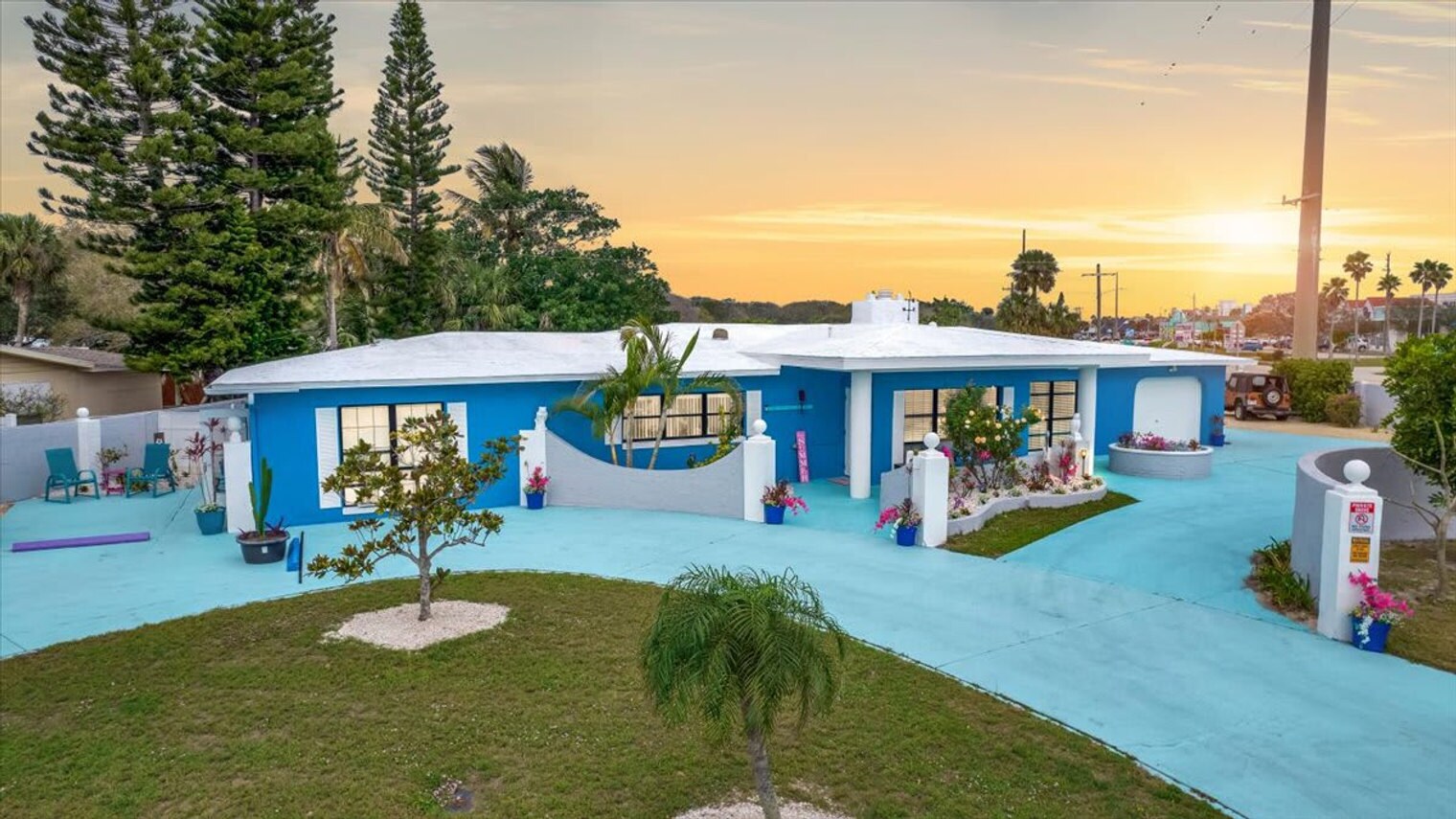 Building Photo - 104 W Leon Ln