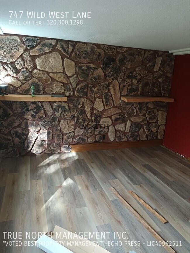 Building Photo - 747 Wild W Ln SW