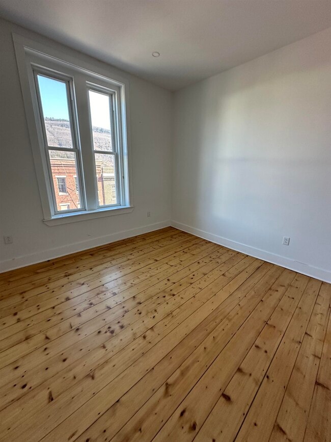 Building Photo - 4 Elliot St