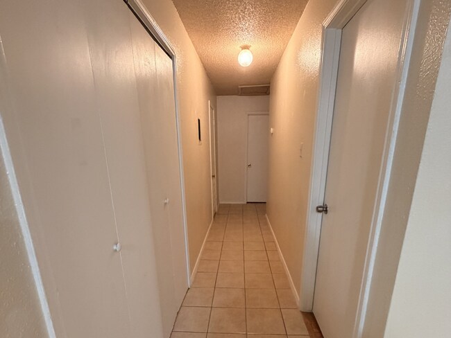 Building Photo - Bright & Inviting 2-Bedroom Duplex in a Highly Desirable Central Location