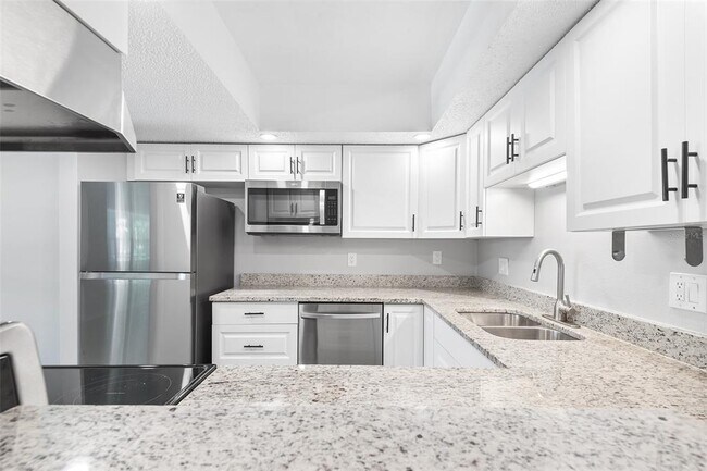 Building Photo - 2865 51st St S