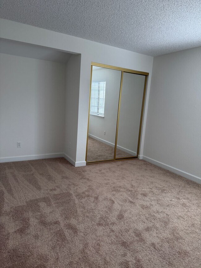 Building Photo - 230 Bridgeside Cir