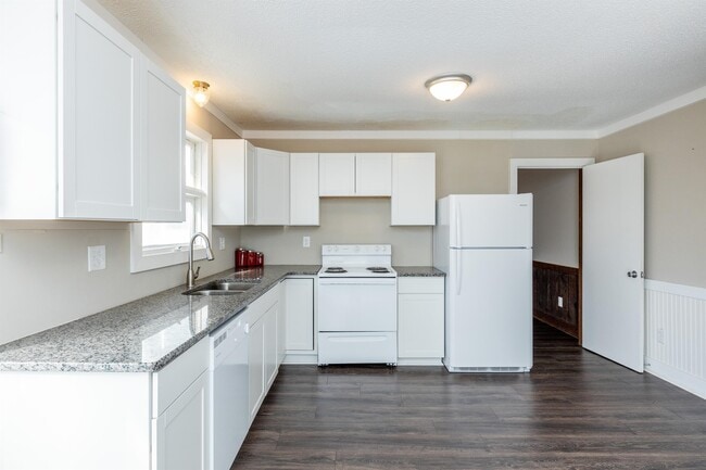 Building Photo - 624 Short Spoon Cir