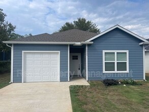 Building Photo - 1009 Dubois St