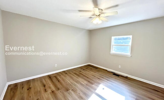 Building Photo - 3648 Missionaire Ave